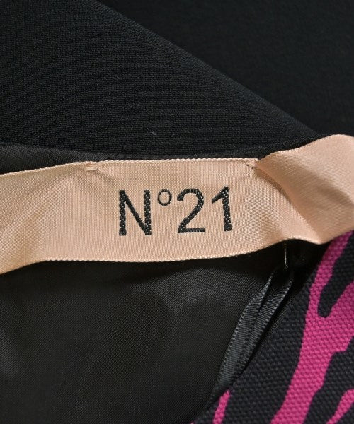 Nﾟ 21 ชุดเดรส