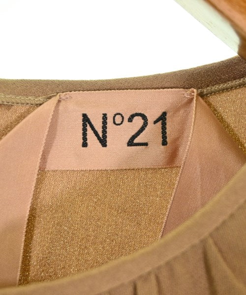 Nﾟ 21 เสื้อสตรี
