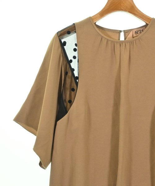 Nﾟ 21 เสื้อสตรี
