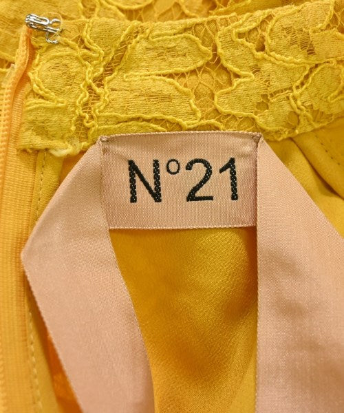 Nﾟ 21 เดรสที่เป็นเสื้อเชิ้ตตัวยาว