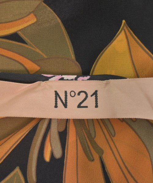 Nﾟ 21 เสื้อสตรี