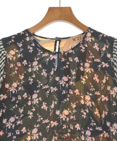 Nﾟ 21 เสื้อสตรี