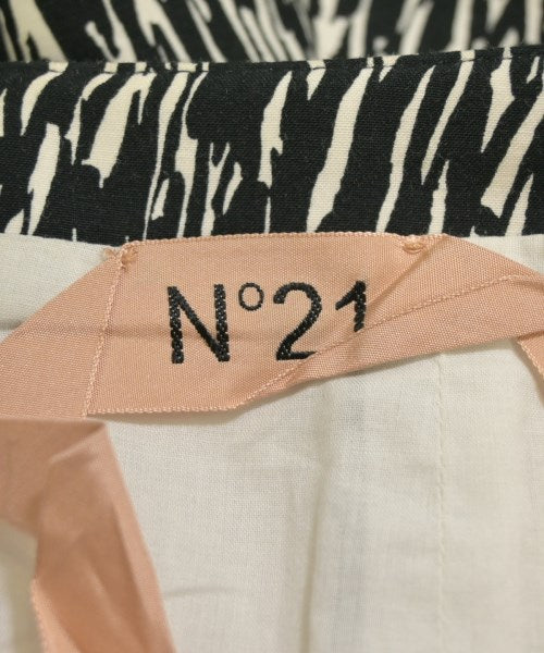 Nﾟ 21 กระโปรงสั้น