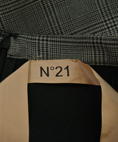 Nﾟ 21 กระโปรงสั้น