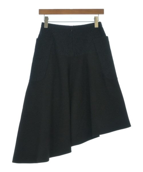 Nﾟ 21 กระโปรงยาวถึงเข่า