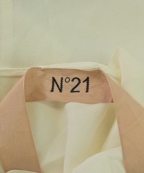 Nﾟ 21 เสื้อสตรี