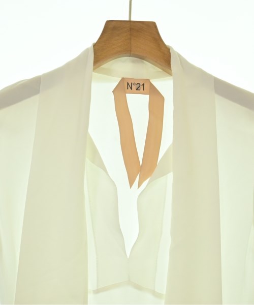 Nﾟ 21 เสื้อสตรี