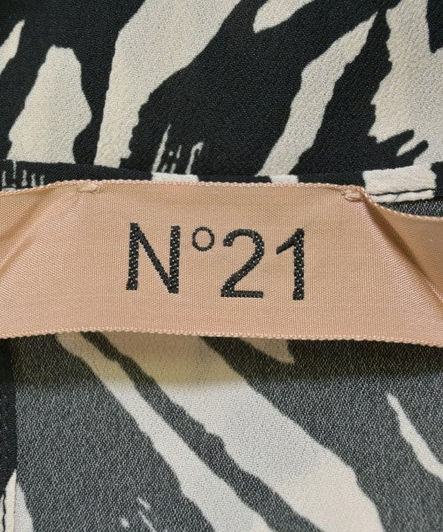 Nﾟ 21 เสื้อสตรี