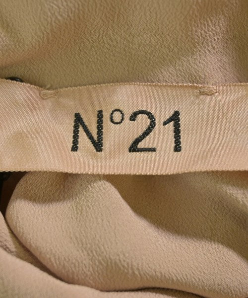 Nﾟ 21 เสื้อสตรี