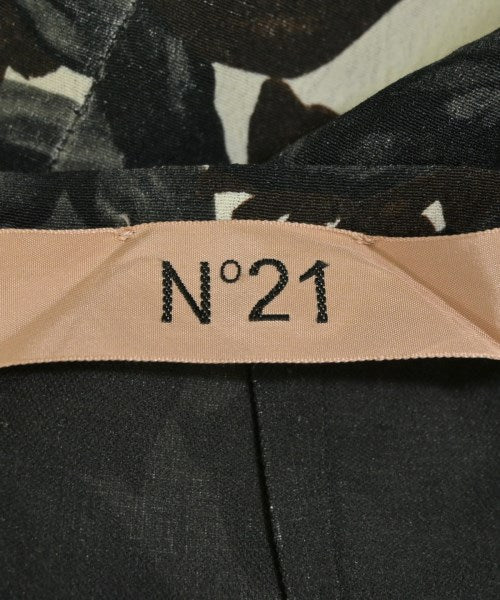 Nﾟ 21 กระโปรงยาวถึงเข่า