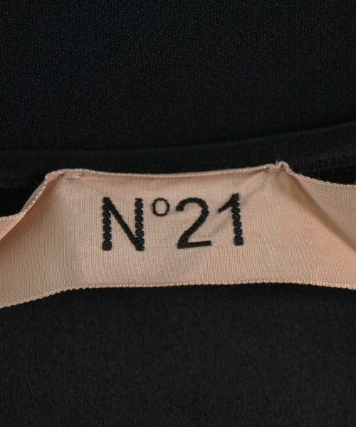 Nﾟ 21 เสื้อสตรี