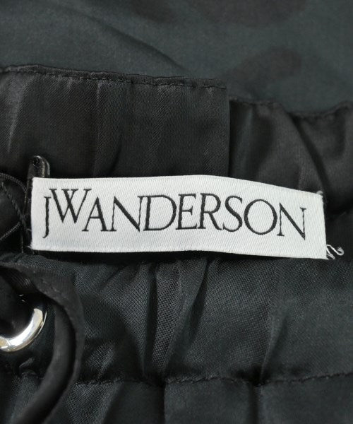 JW Anderson กระโปรงยาวถึงเข่า