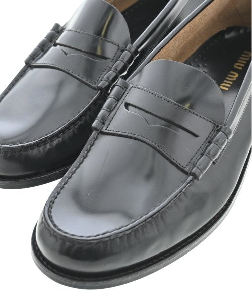 Miu Miu รองเท้าสวมทางการ