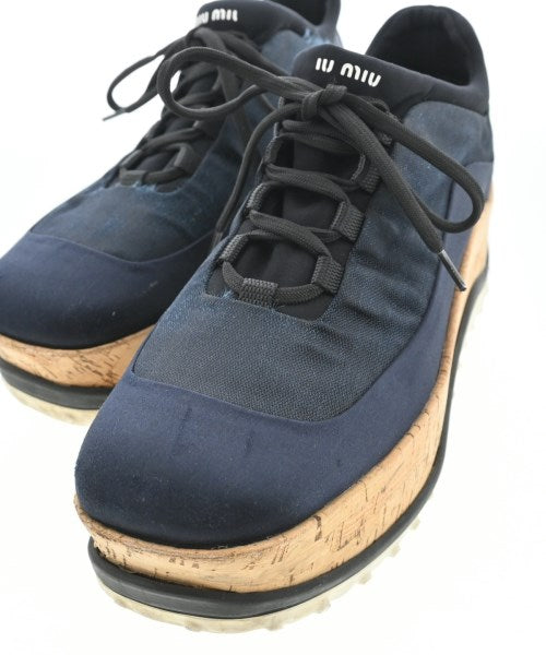 Miu Miu รองเท้าผ้าใบ