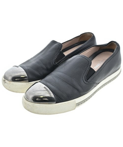 Miu Miu รองเท้าผ้าใบ