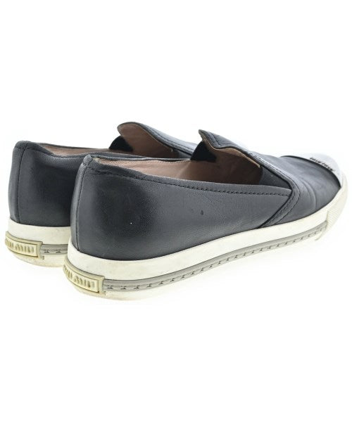 Miu Miu รองเท้าผ้าใบ