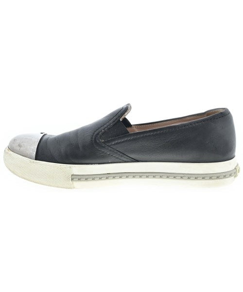 Miu Miu รองเท้าผ้าใบ