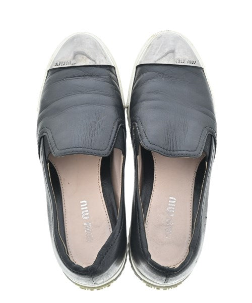 Miu Miu รองเท้าผ้าใบ