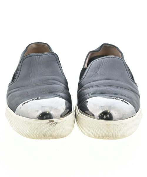 Miu Miu รองเท้าผ้าใบ