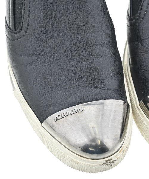Miu Miu รองเท้าผ้าใบ
