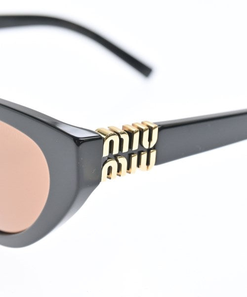 Miu Miu แว่นกันแดด