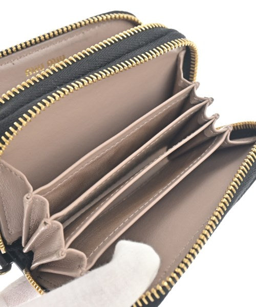 Miu Miu กระเป๋าสตางค์/กระเป๋าใส่เหรียญ