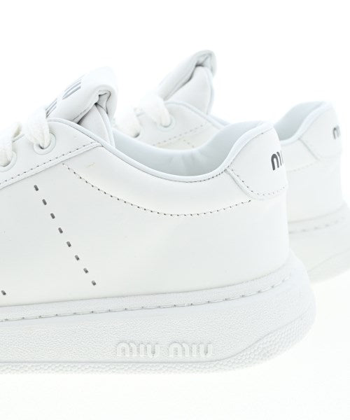 Miu Miu รองเท้าผ้าใบ