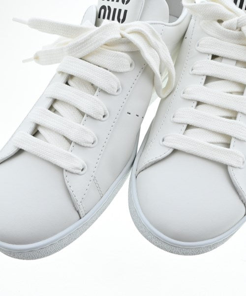 Miu Miu รองเท้าผ้าใบ