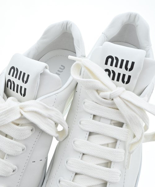 Miu Miu รองเท้าผ้าใบ
