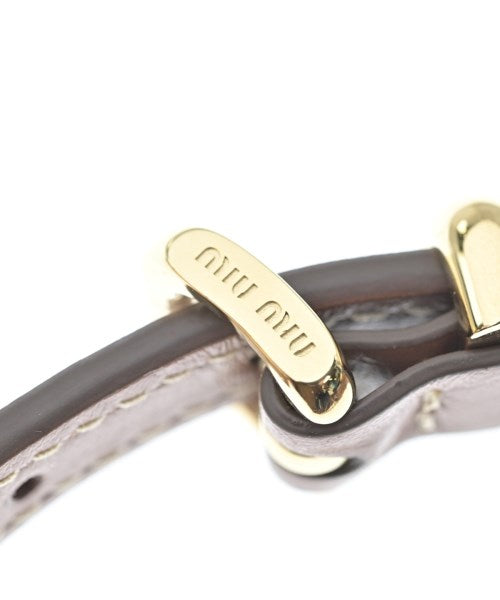 Miu Miu เครื่องประดับบนกระเป๋า