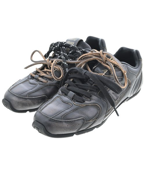 Miu Miu รองเท้าผ้าใบ