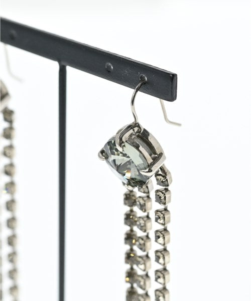 Miu Miu เจาะ