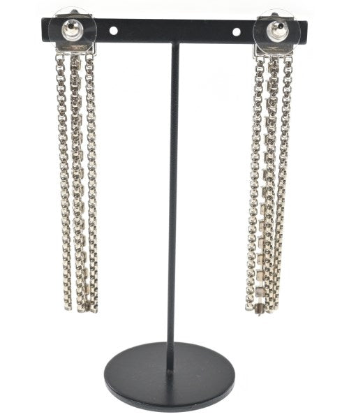 Miu Miu เจาะ