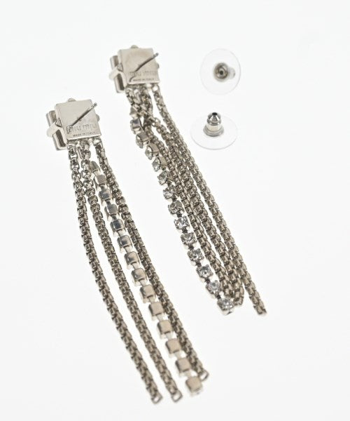 Miu Miu เจาะ