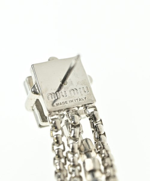 Miu Miu เจาะ