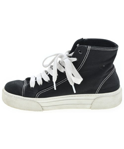 Miu Miu รองเท้าผ้าใบ