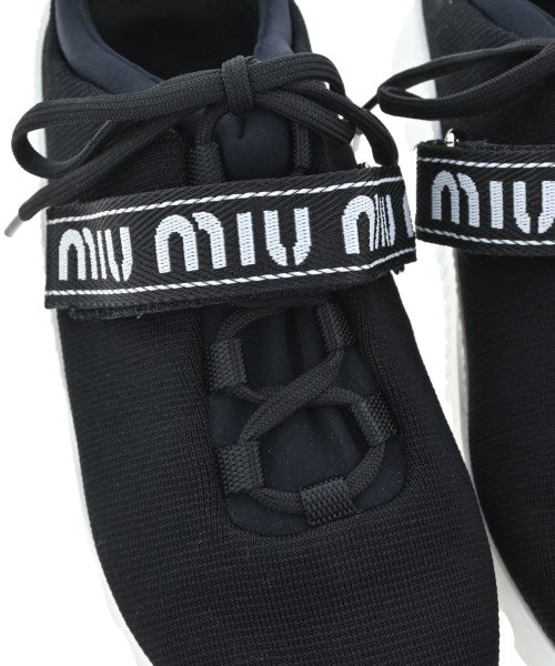 Miu Miu รองเท้าผ้าใบ