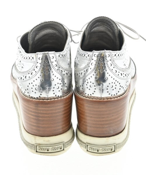 Miu Miu รองเท้าสวมทางการ