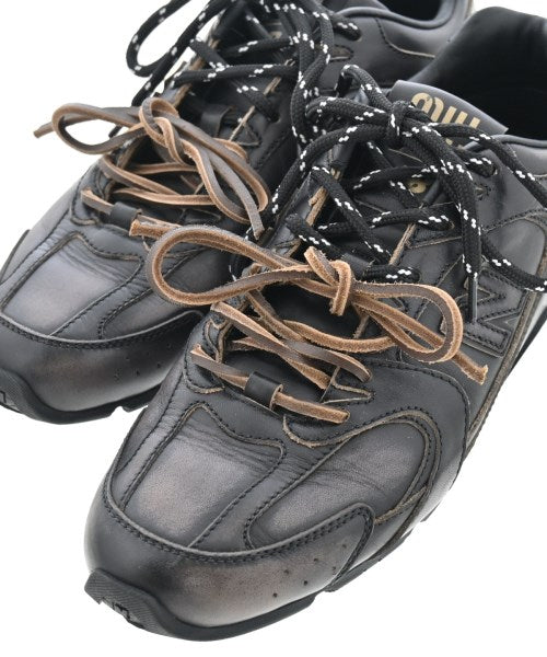 Miu Miu รองเท้าผ้าใบ