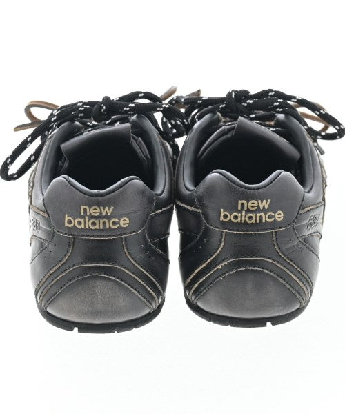 Miu Miu รองเท้าผ้าใบ