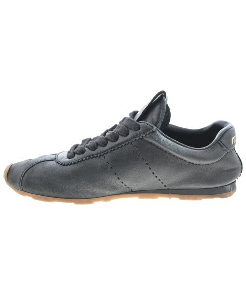 Miu Miu รองเท้าผ้าใบ