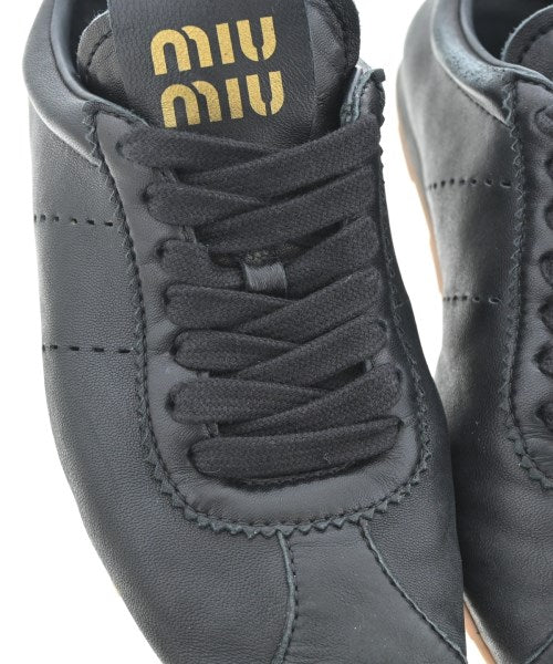 Miu Miu รองเท้าผ้าใบ