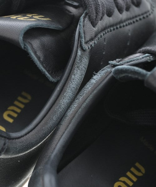 Miu Miu รองเท้าผ้าใบ