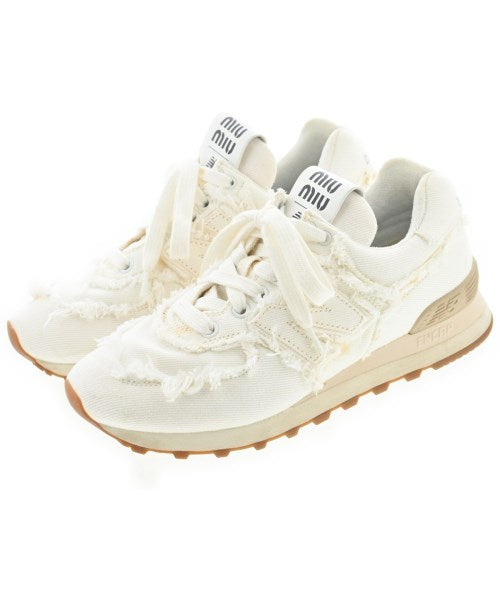 Miu Miu รองเท้าผ้าใบ