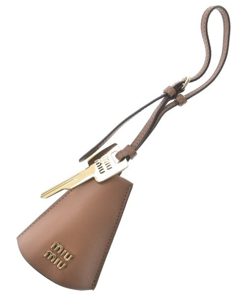Miu Miu เครื่องประดับบนกระเป๋า