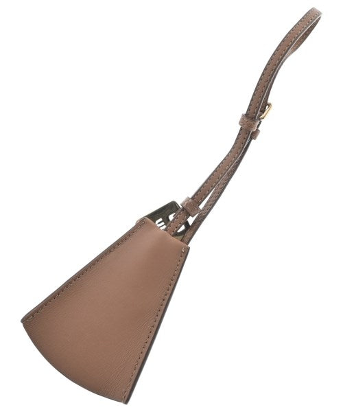 Miu Miu เครื่องประดับบนกระเป๋า