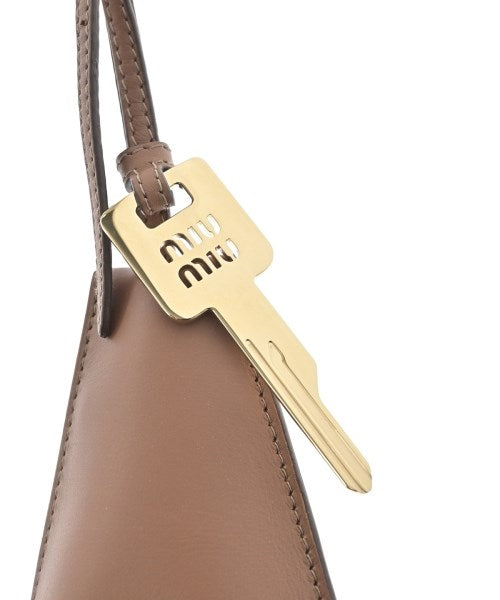 Miu Miu เครื่องประดับบนกระเป๋า