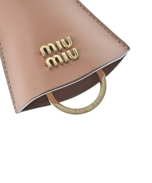 Miu Miu เครื่องประดับบนกระเป๋า