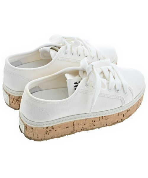 Miu Miu รองเท้าผ้าใบ