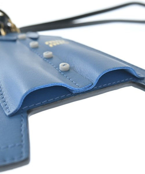Miu Miu เครื่องประดับบนกระเป๋า